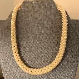 Yellow cultured Pearl necklace by Honora. 16 inches.